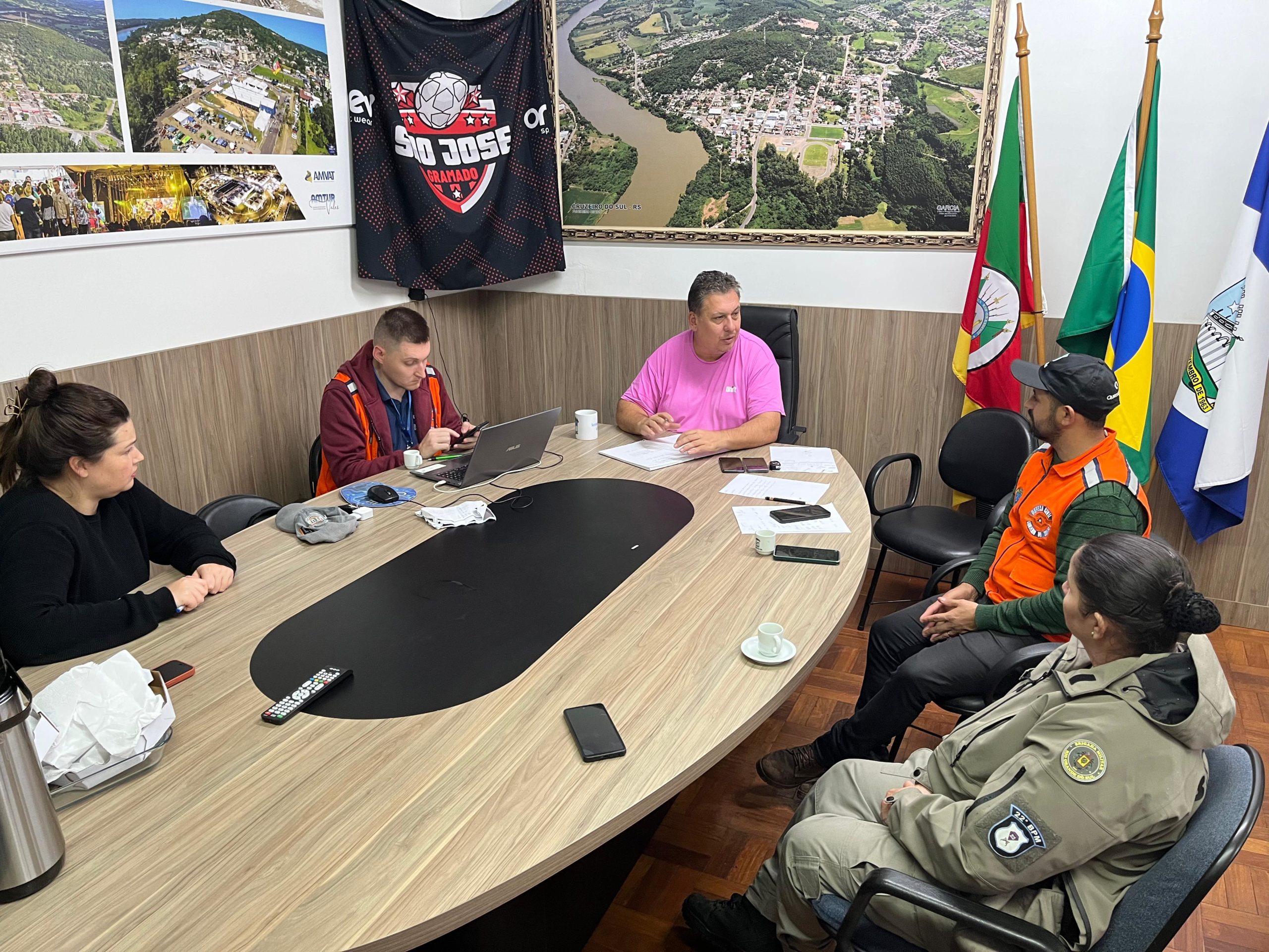 reunião cheia