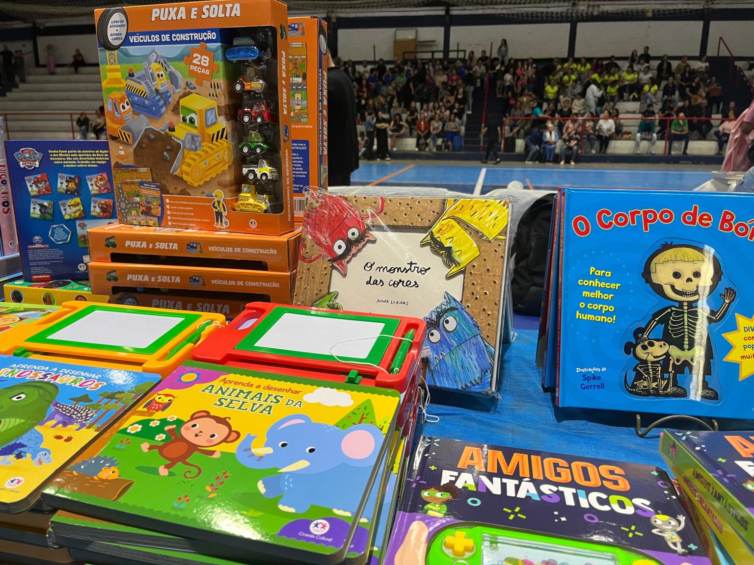 Feira do Livro de Cruzeiro do Sul valoriza leitura, cultura e integração da comunidade