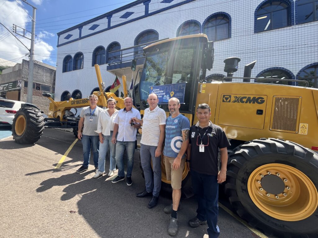 Município investe superávit financeiro na compra de nova motoniveladora