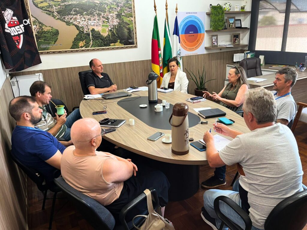 Spiekermann reúne secretariado e reforça continuidade das ações