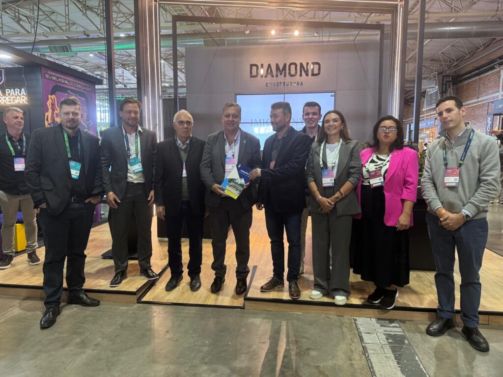 Prefeitura entrega licença de instalação do aeródromo para Construtora Diamond