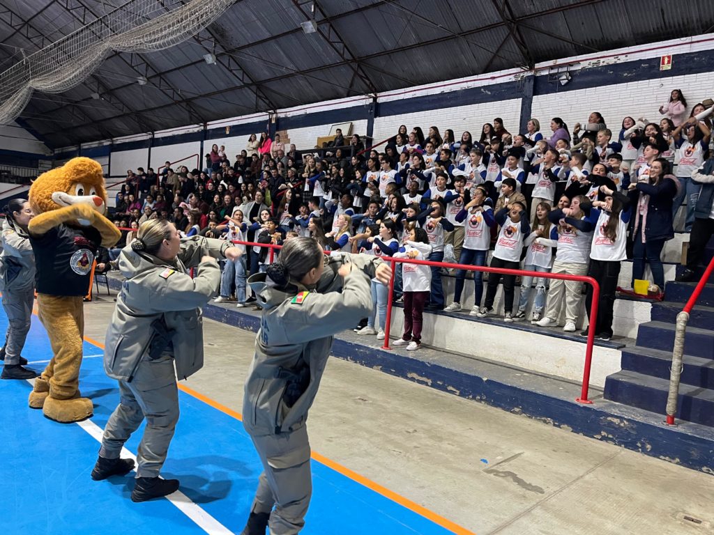 Cruzeiro do Sul forma 130 estudantes no Proerd nesta quarta-feira