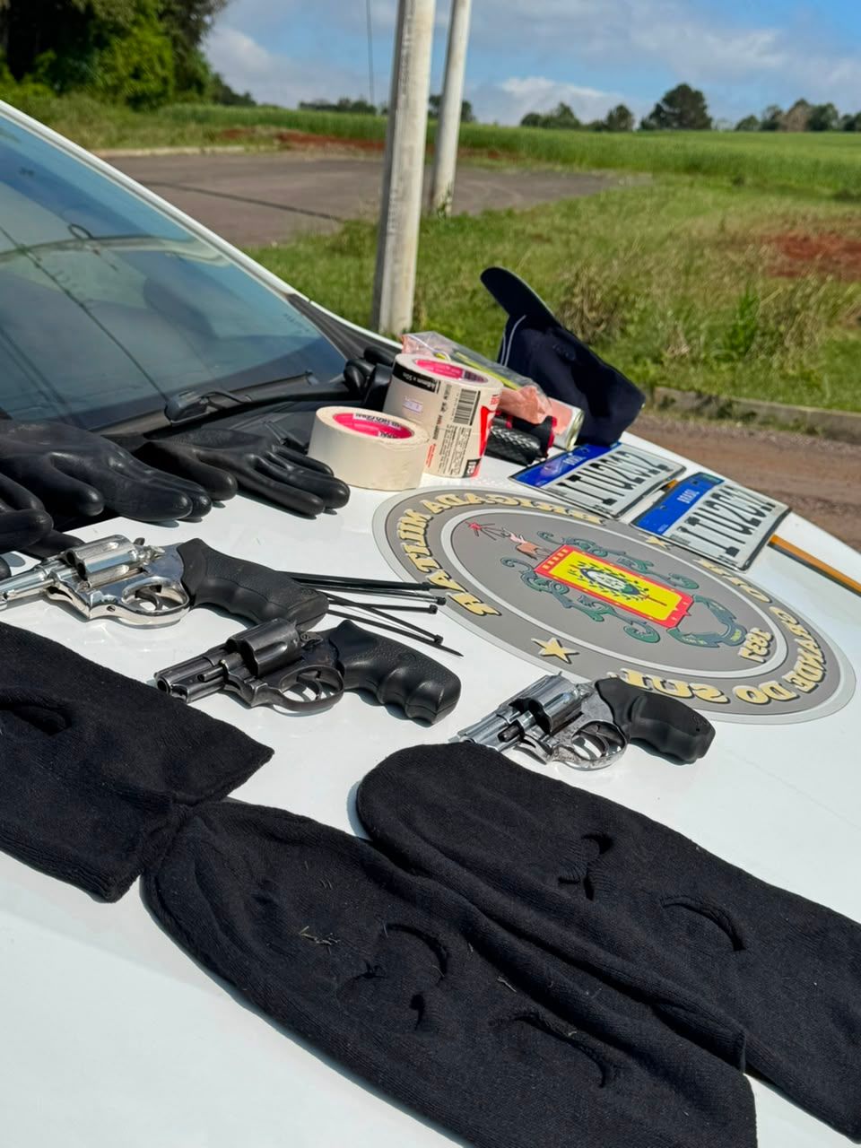 Foto: BM | Material apreendido com os suspeitos na manhã desta sexta