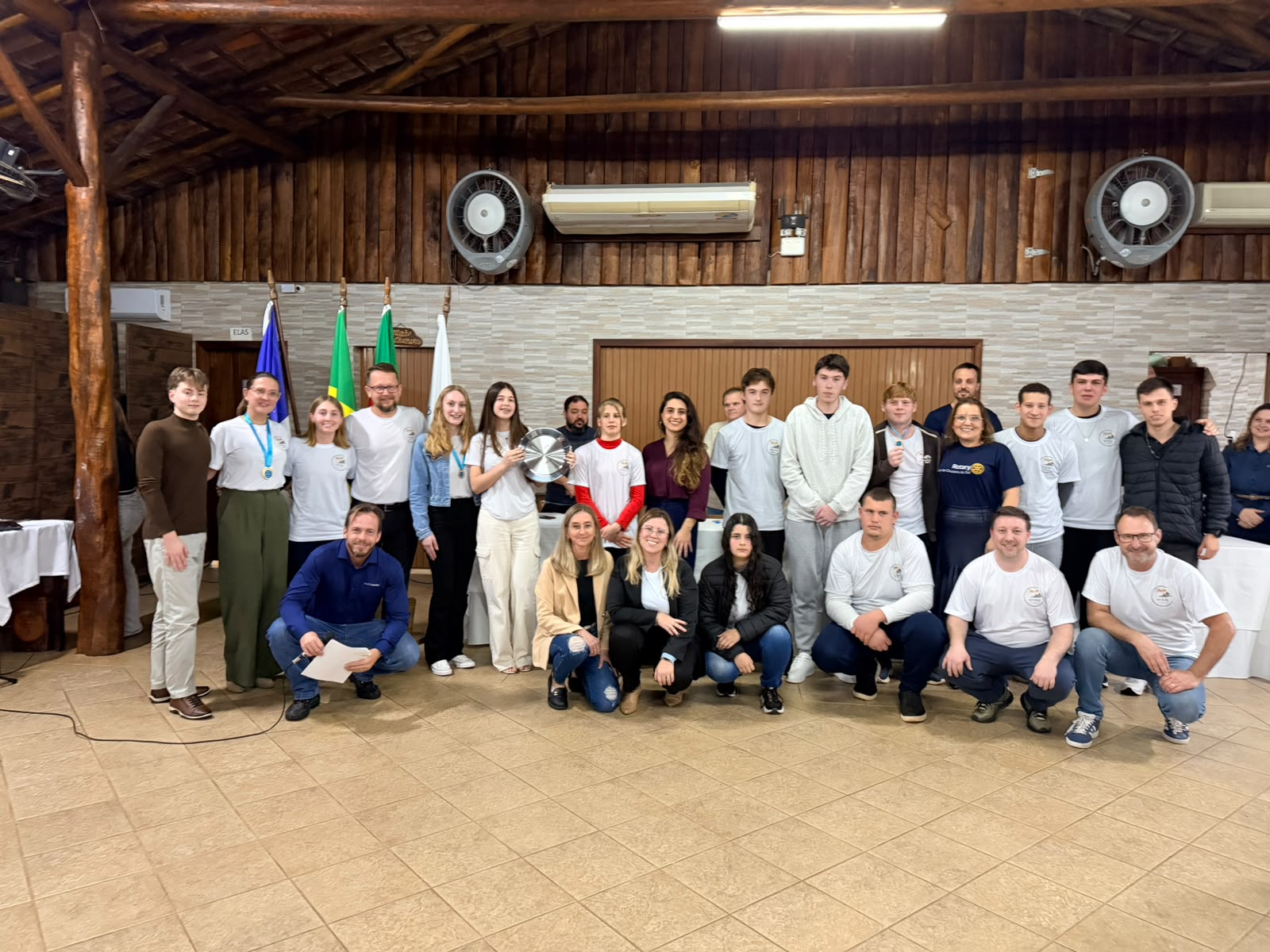 junior a Grupo da miniempresa Sítio Essence